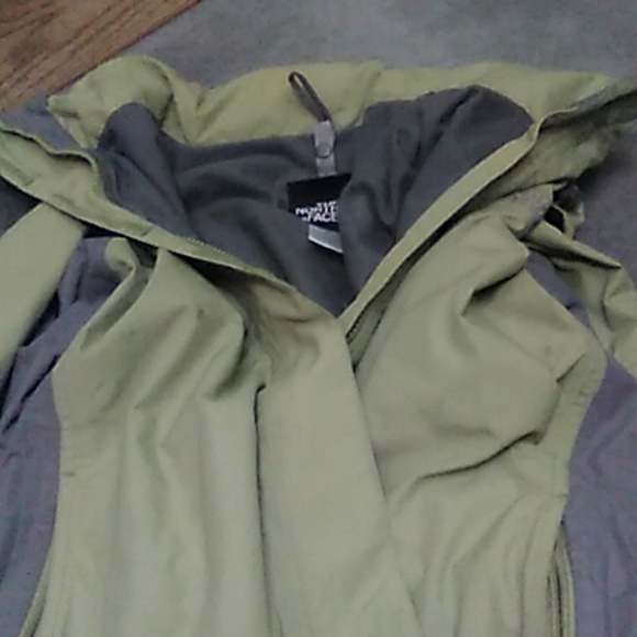 The North Face Women's hypervent jacket - Picture 12 of 12